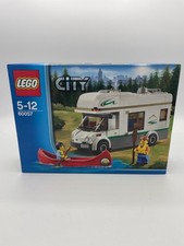 LEGO CITY: Wohnmobil mit Kanu