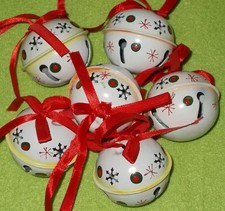 6 Metall Glocken Schellen Weiß Rot 55 mm Weihnachts-Glöckchen Baumbehang