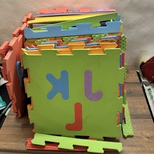 Bunte Schaumstoff-Puzzlematten
