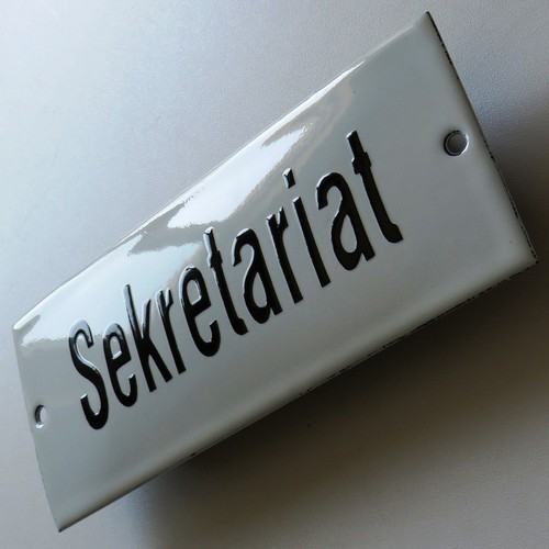Sekretariat altes tür - =,