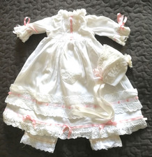 traumhaftes vintage Puppenoutfit Kleid m. Hose u. Haube f. die antike Puppe