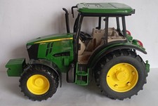 Bruder 2347 John Deere 5115M Traktor