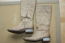Stiefel hell beige Flechtoptik Leder Gr. 39 Gummisohle kleiner Absatz 
