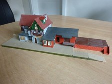 Vero Fertigmodell Bahnhof Rhenshagen Spur TT / H0 - DDR