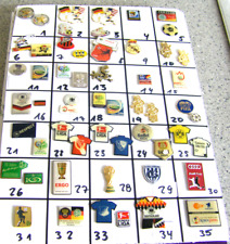 33 FUSSBALL PINS-BITTE EINEN WÄHLEN-LESEN-mit alten Teilen-u.a DFB,WM,EM,UEFA-!!