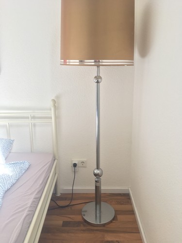 Große skulpturale stehlampe - große,