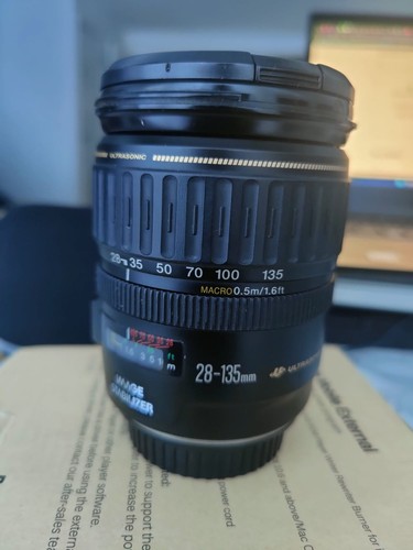 Canon 135mm 5 - f/3.5-5.6, is
