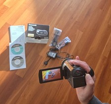 Full HD Camcorder Panasonic HC-X800, gebraucht, mit 2 x 16GB, 1 x 8GB SDHC Gold