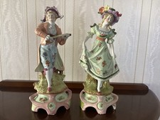 Porzellanfiguren alt 2 Stück Dame und Herr ca.28 cm hoch m.leichten Abplatzungen