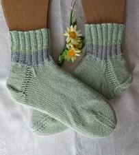 handgestrickte Socken, Sneaker