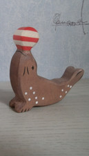 HOLZTIGER Figur Robbe / Seehund mit Ball 80205 Zirkus Zoo