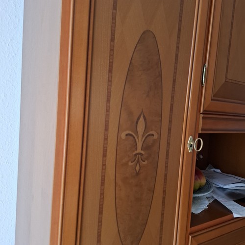 Wohnzimmerschrank