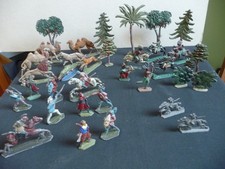 Alte Bleifiguren, bemalt