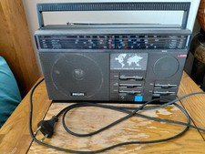 Vintage Philips D2615 Radio