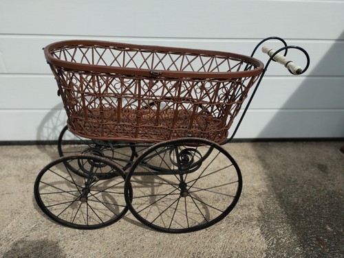 Puppenwagen vintage - puppenwagen,
