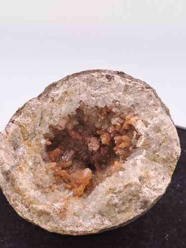 Quarz geode druse mit calcit - quarz,