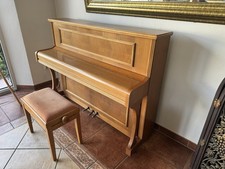 Klavier Alexander Herrmann mit Hocker