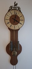 Antike Wanduhr mit Pendel &