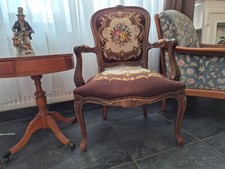 Stühl mit Gobelin-Bezug