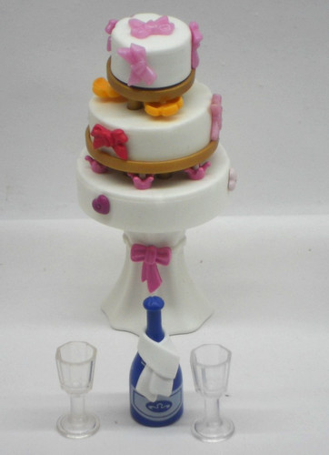Tisch mit hochzeitstorte für - mit,