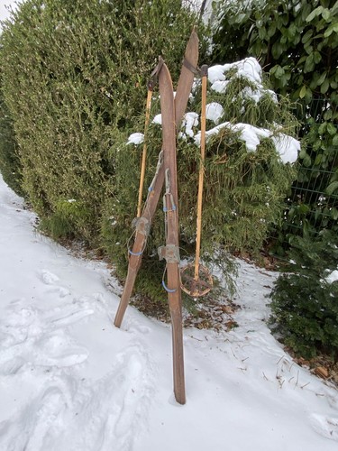 Antike holzski mit - antike,