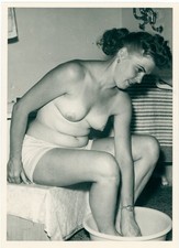 Young pretty woman nude - pretty,