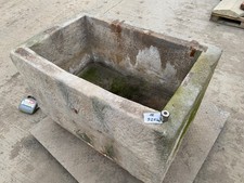 Alter  Brunnen aus grauem