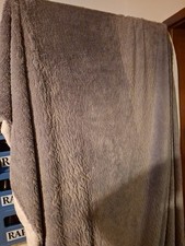 Flauschige Kuscheldecke Grau/weiß 140x190