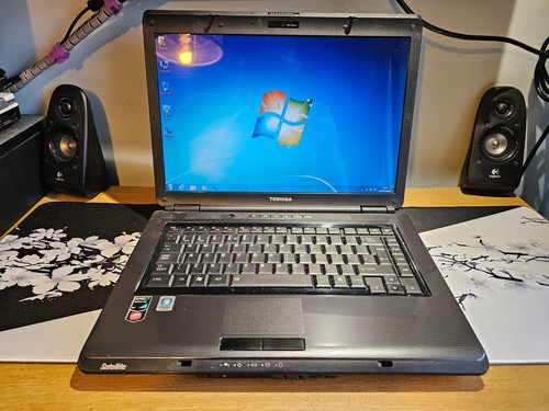 Toshiba satellite - 15",