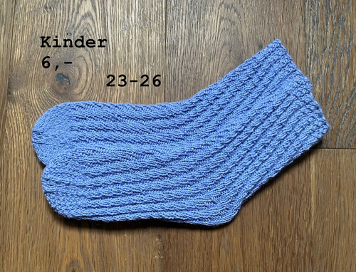 Selbst gestrickte socken - gestrickte,