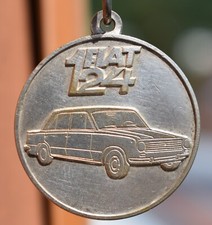 Alter FIAT 124 Schlüsselanhänger - Auto des Jahres 1967