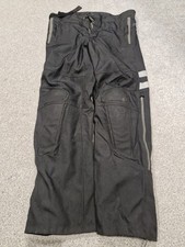 Schwarze Motorradhose Reithose