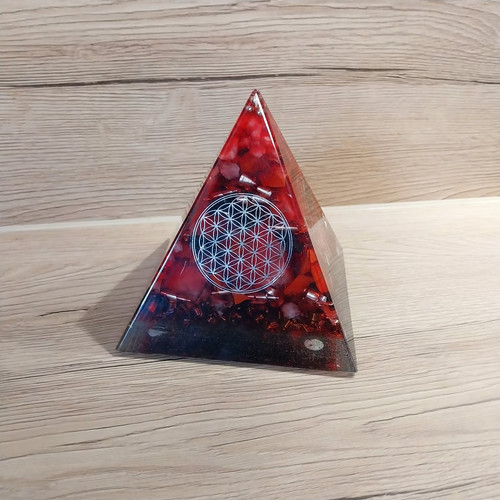 Orgonit pyramide rot - orgonit, blume