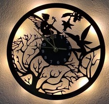 Handgemachte Wanduhr aus Schallplatte mit LED Beleuchtung | leises Uhrwerk