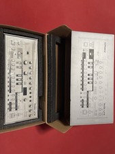 Roland TB-03 Boutique Serie Bass Line Synthesizer - wie neu