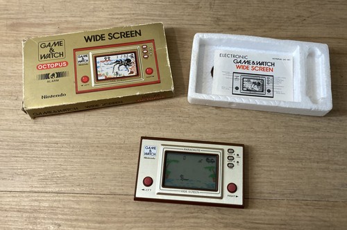 Vinetage nintendo game watch - vinetage,
