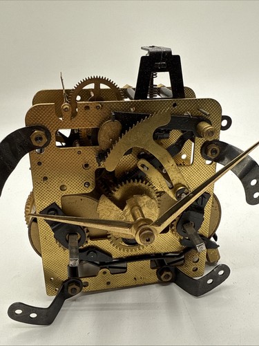 Altes uhrwerk wanduhr - uhrwerk,