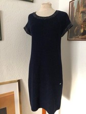 blaues Chanel-Kleid