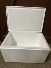 Riesige Styroporbox, Isolierkiste, kalte Getränke, Thermo, Essen warm, Bier kühl