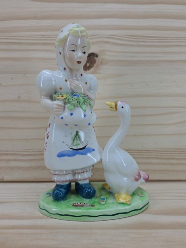 Figur mädchen und gans made - gans,