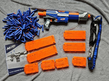 Nerf Alpha Trooper CS-12 mit 8 Magazinen, Munitionsgurt und 185 Pfeilen