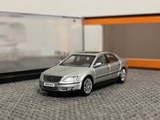 Volkswagen Phaeton W12 1:64 Diecast Modellauto VW GCD Silber Ähnl Kyosho