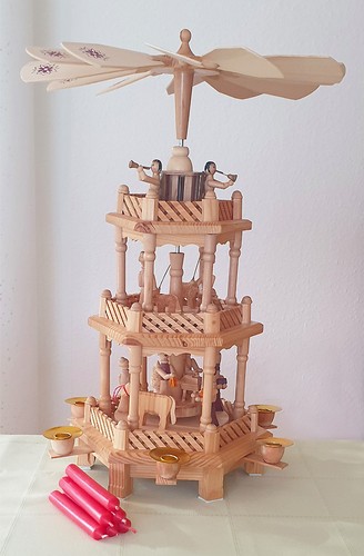 Weihnachtspyramide stöckig - weihnachtspyramide, 3-stöckig