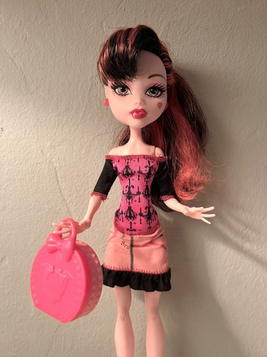 Monster high draculaura scaris - high,