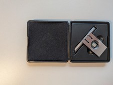 Haarwinkel mit längsverschiebbarem  Lineal im Etui 