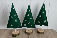 Weihnachtsdeko 3 Tannenbäume aus Filzstoff Handarbeit Schneeflöckchen Geschenk