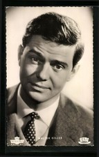Ansichtskarte Schauspieler Walter Giller mit gerunzelter Stirn 
