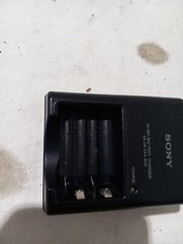 Sony BC-CS2B Akku Ladegerät Battery Charger