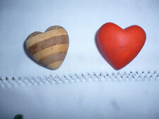 2 Herzen aus Holz bzw. Keramik / Dekoration / Handschmeichler