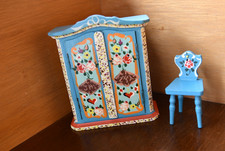 süßer Dora Kuhn Bauernschrank & Stuhl Holz Wäscheschrank Puppenstube Puppenhaus